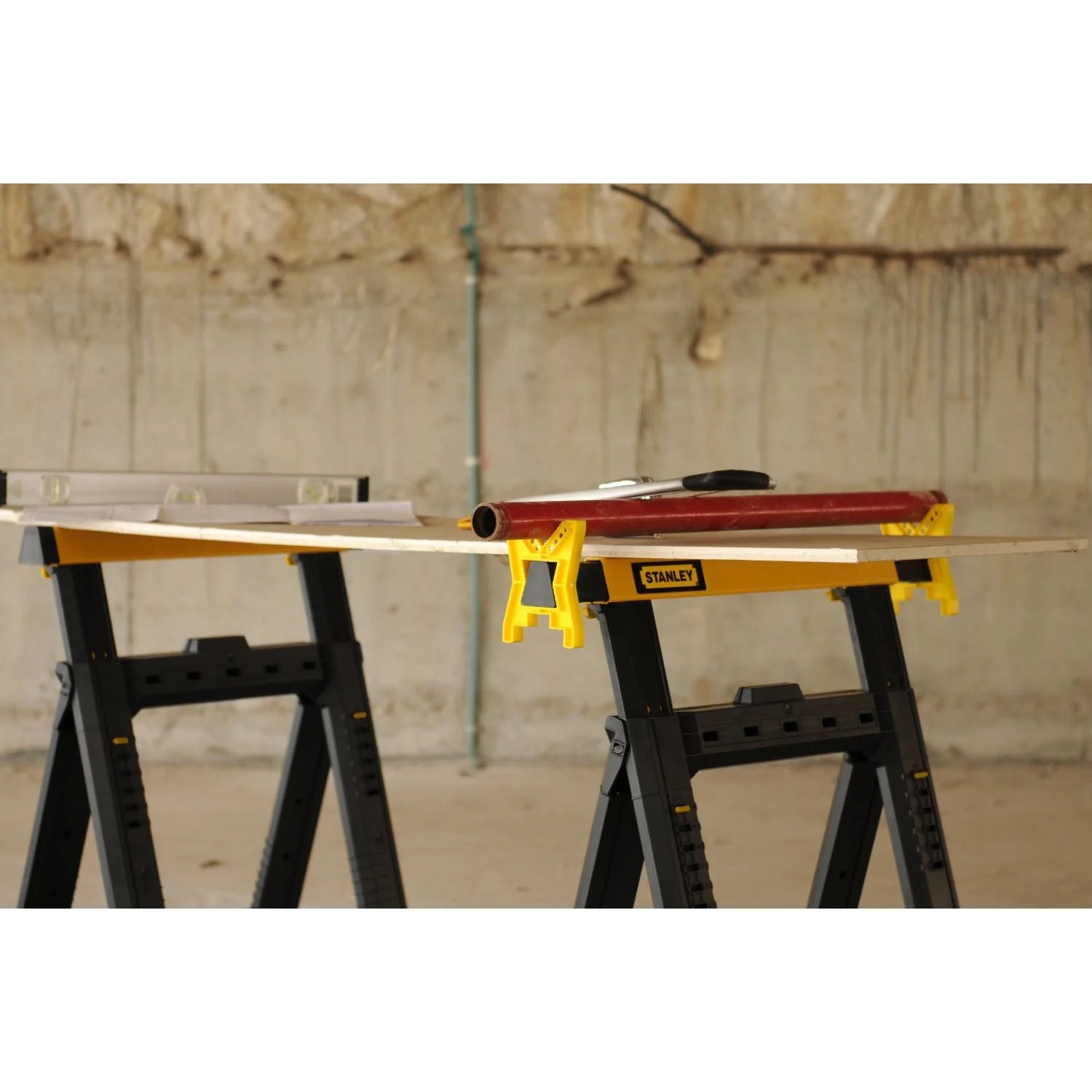 Stanley Adjustable 2 Way Sawhorse 1000 lb. Black - Image 3