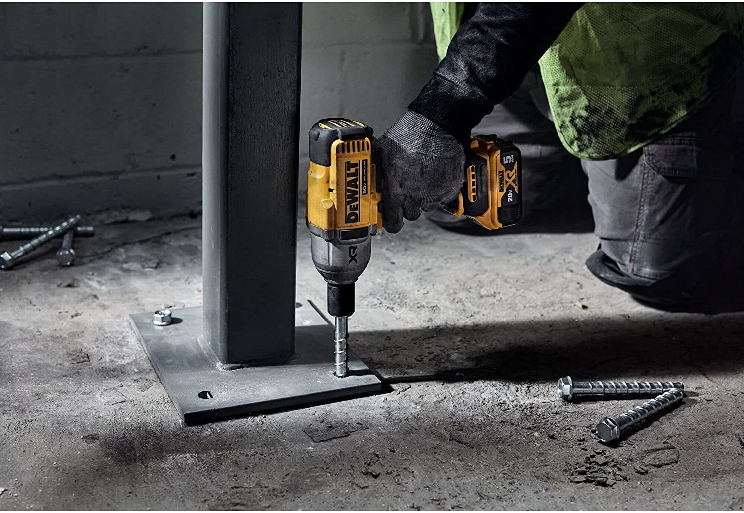 DEWALT 20V MAX XR 1/2" High Torque Impact Wrench with Hog Ring Anvil Kit (DCF900P1) - Image 7