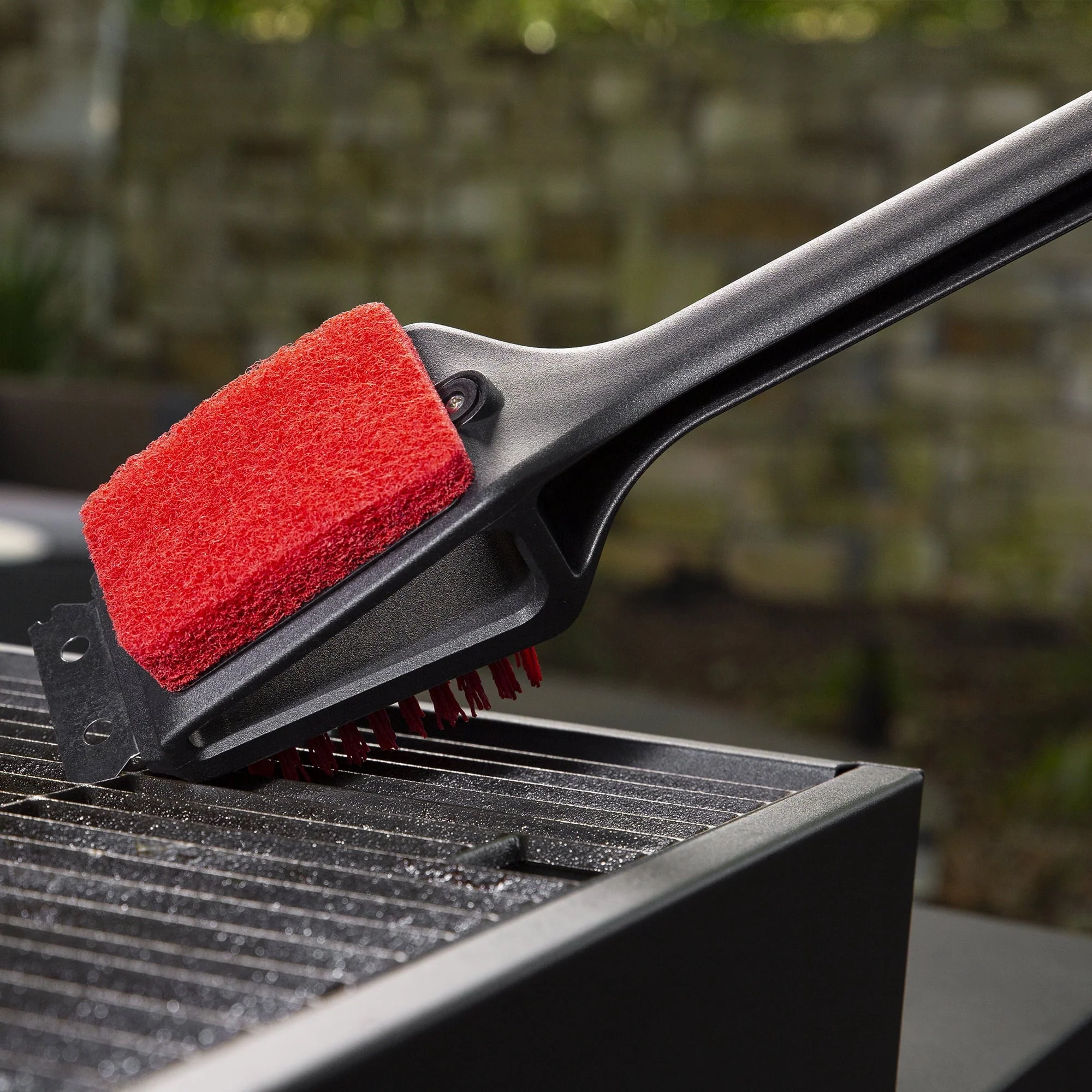 Expert Grill 3 in 1 Cleaning Grill Brush with Stainless Steel Scraper - Image 5