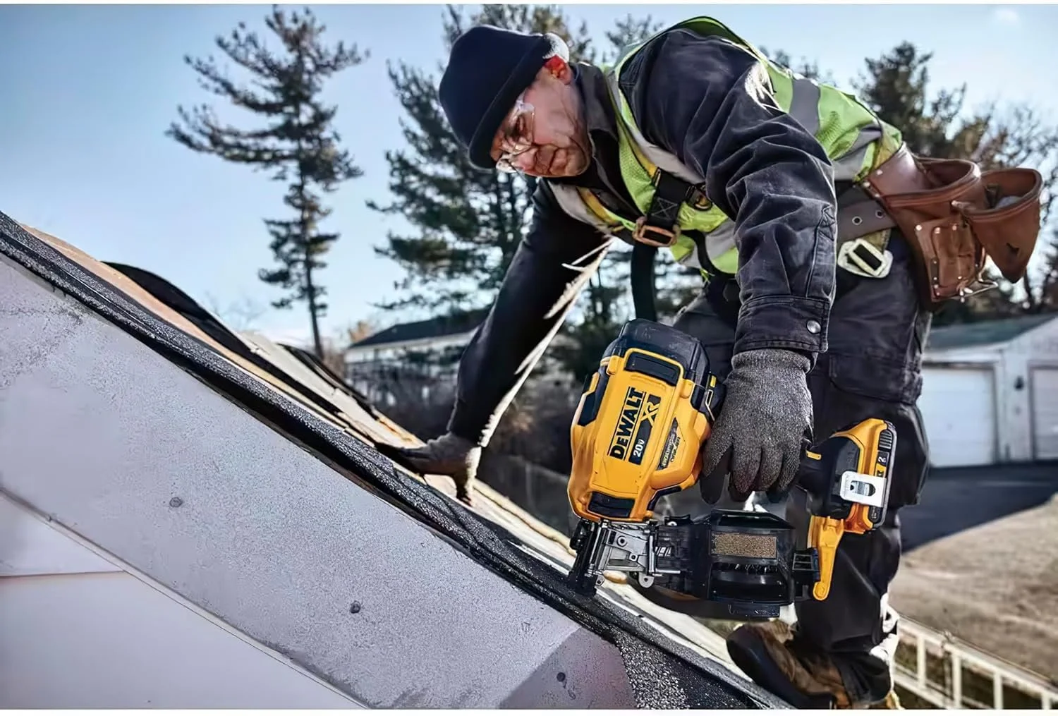 DEWALT DCN45RNB Cordless Roofing Nailer Nail Gun - Image 7