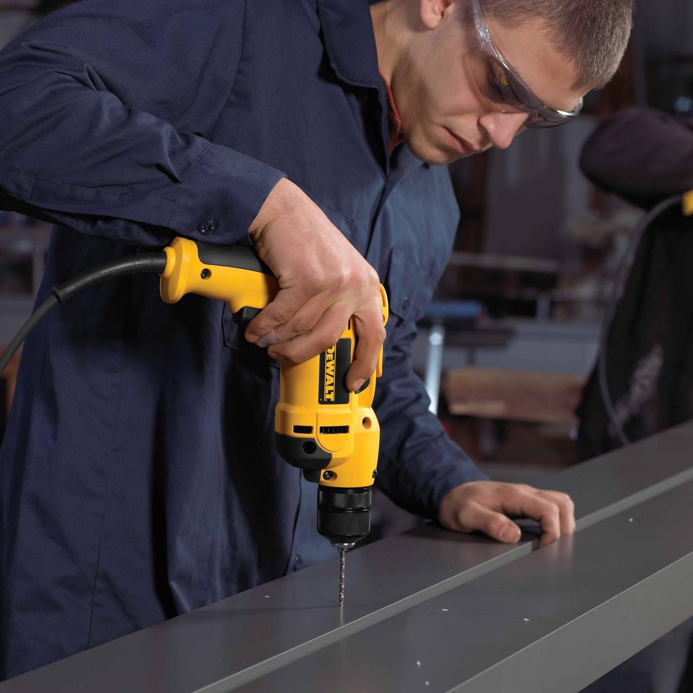 DEWALT DWD112 8A 3/8" VSR Pistol-Grip Drill - Image 3