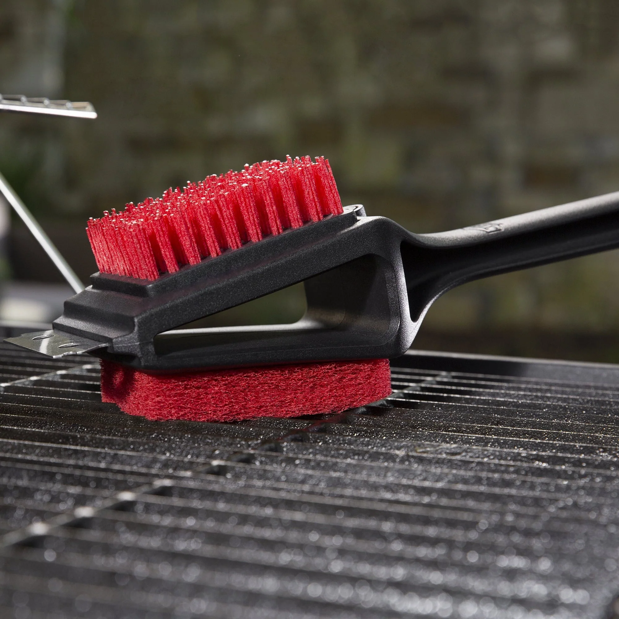 Expert Grill 3 in 1 Cleaning Grill Brush with Stainless Steel Scraper - Image 6