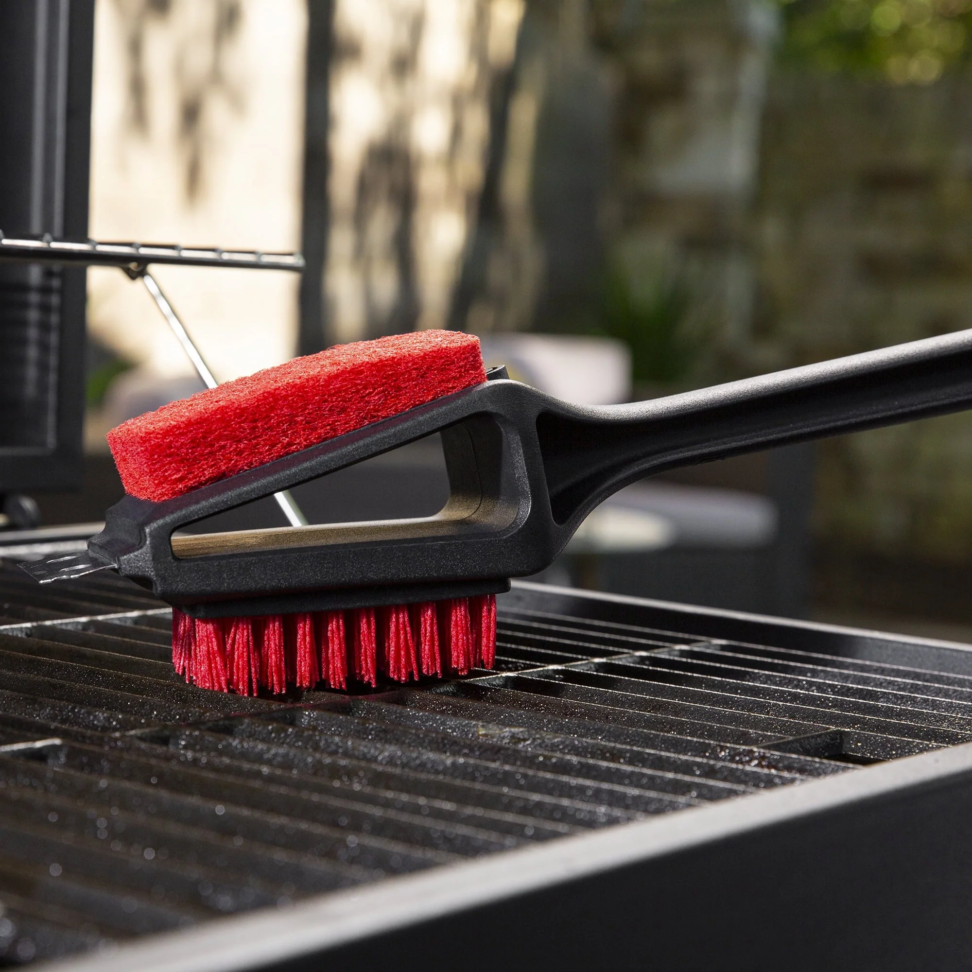 Expert Grill 3 in 1 Cleaning Grill Brush with Stainless Steel Scraper - Image 4